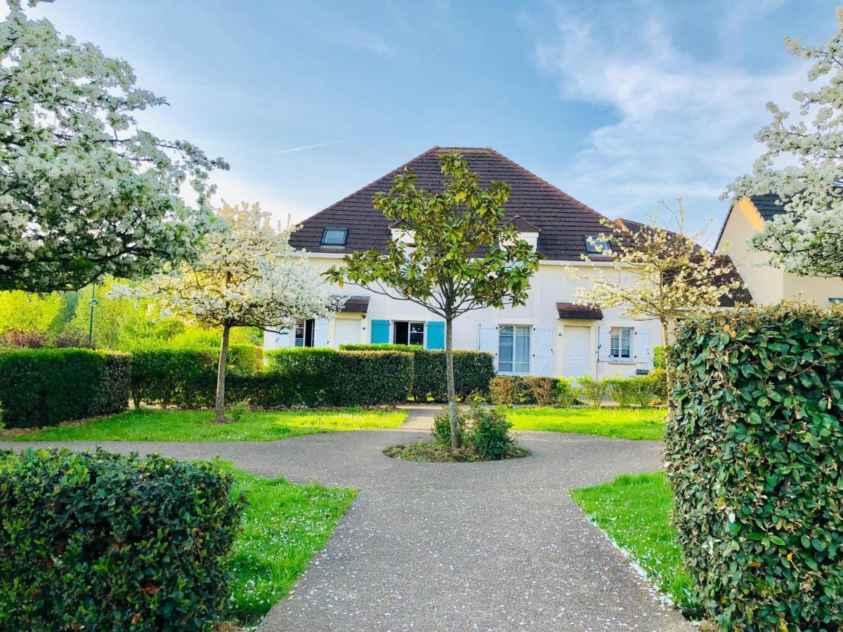 Chambres D'Hotes A Themes A 2,4Km Du Parc Magny-le-Hongre Exterior photo